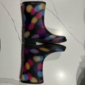 Multi-Dot Dirty Laundry Rain Boots Size 6